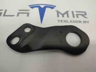 Кронштейн буксировочного крюка Tesla Model S 1 поколение [рестайлинг] 2018, 1073170-00