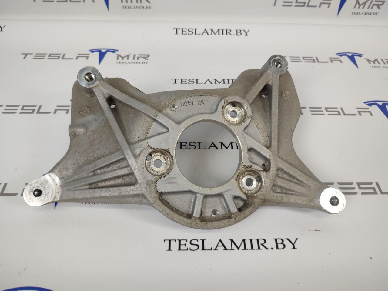 Стакан опорный амортизатора (пружинного) передний левый Tesla Model 3 1 поколение 2021, 1044032-00, 1044371-00 - фото №1