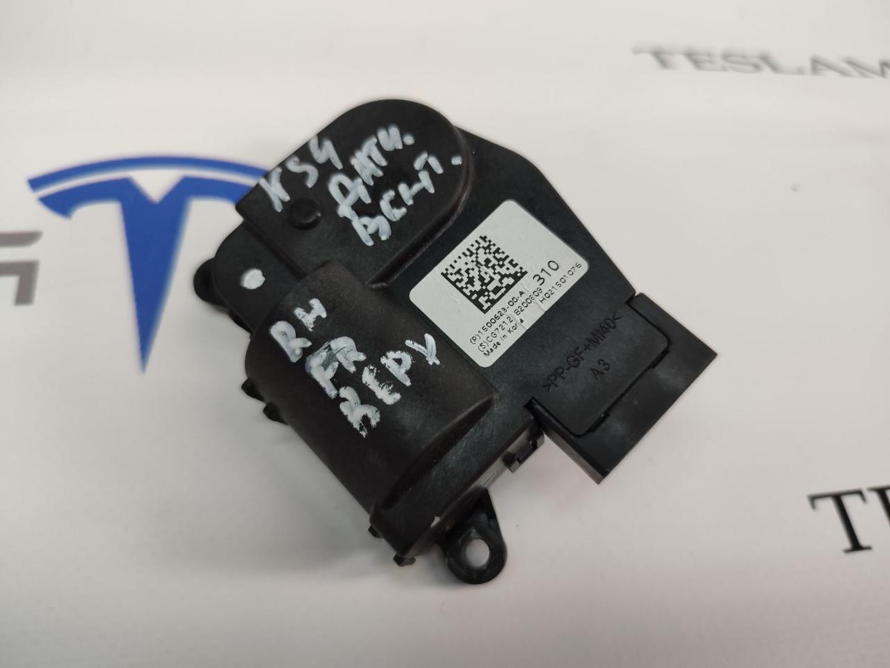 моторчик заслонки печки Tesla Model 3 1 поколение 2021, 1500623-00 - фото №1