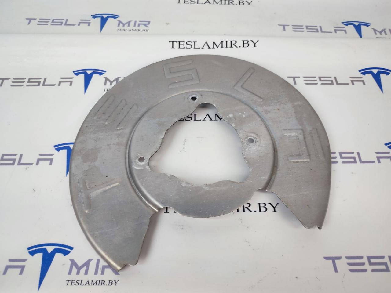защитный кожух тормозного механизма Tesla Model 3 1 поколение 2020, 1044665-00 - фото №1