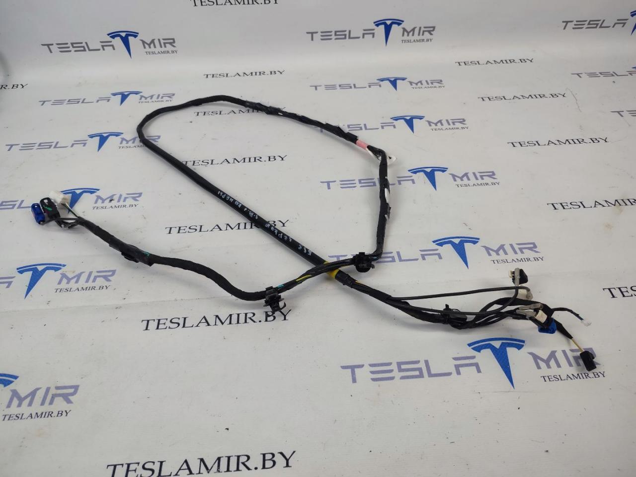 Электропроводка камеры и GPS модуля Tesla Model 3 1 поколение 2020, 1068787-00 - фото №1