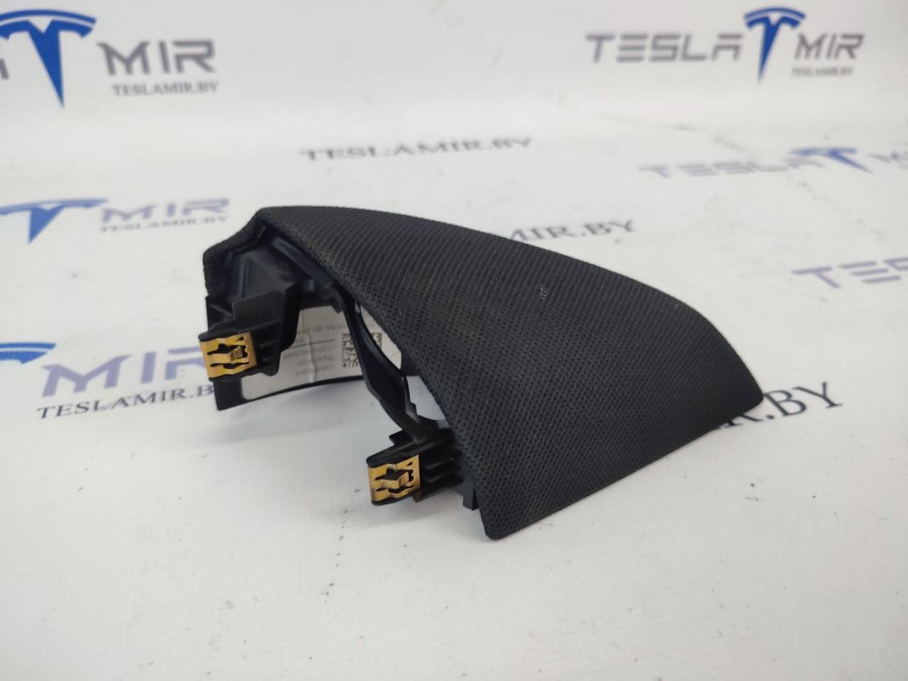 сетка на динамик Tesla Model 3 1 поколение 2020, 1095686-00, 1095688-00 - фото №1