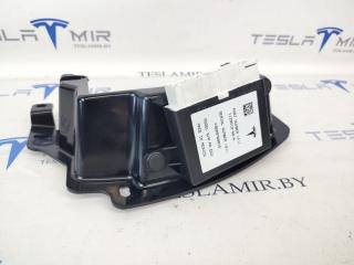 Блок управления стояночным тормозом и парктрониками Tesla Model S 1 поколение [рестайлинг] 2018, 1129519-00