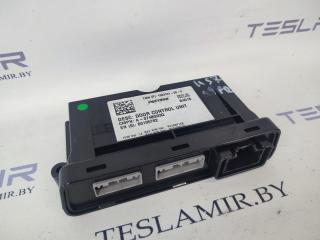 Модуль (блок) управления двери передний Tesla Model S 1 поколение [рестайлинг] 2017, 1003101-00