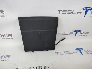 Беспроводное зарядное устройство Tesla Model Y 1 поколение 2021, 1541234-00