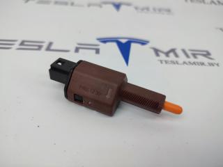 Датчик педали тормоза (лягушка) Tesla Model Y 1 поколение 2021, 1044681-00