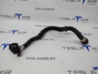 Патрубок системы охлаждения пластиковый Tesla Model Y 1 поколение 2021, 1077594-00