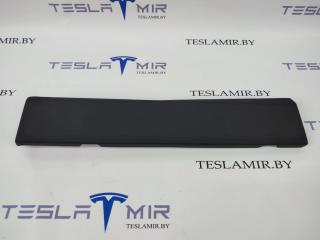 Накладка бардачка нижняя Tesla Model S 1 поколение [рестайлинг] 2017, 1002302-00, 1002301-14