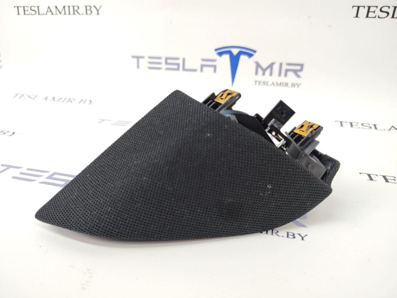 сетка на динамик Tesla Model 3 1 поколение 2020, 1095686-00, 1095688-00 - фото №1