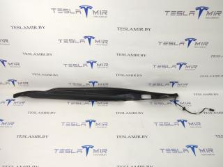 накладка двери (крышки) багажника Tesla Model S 1 поколение [рестайлинг] 2018, 6007576-00, 1005361