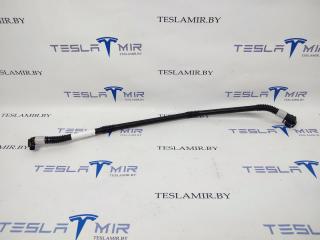 Патрубок системы охлаждения пластиковый Tesla Model 3 1 поколение 2020, 1521568-00