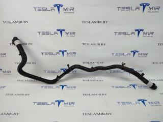Патрубок системы охлаждения пластиковый Tesla Model 3 1 поколение 2020, 1530116-00
