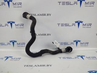 Патрубок системы охлаждения пластиковый Tesla Model 3 1 поколение 2020, 1077594-00
