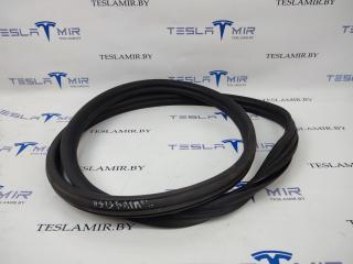 Уплотнитель резиновый бокса капота (корыта) Tesla Model 3 1 поколение 2020, 1090492-00