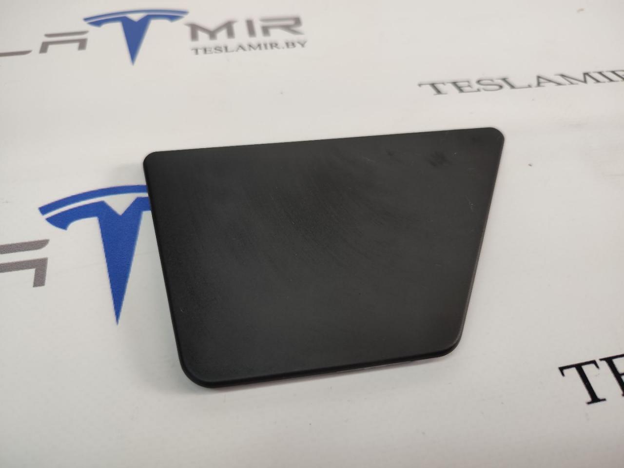 Накладка стойки B наружная левая нижняя Tesla Model 3 1 поколение 2020, 1100087-00 - фото №1