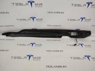 накладка двери (крышки) багажника Tesla Model S 1 поколение [рестайлинг] 2017, 6007576-00, 1005361