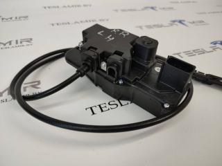 замок двери задней левой Tesla Model S 1 поколение [рестайлинг] 2017, 6008911-00
