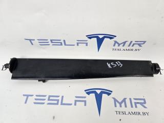 Заслонка корпуса центрального люверса правая Tesla Model 3 1 поколение 2020, 1098096-00