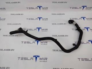 Шланг системы охлаждения заднего мотора Tesla Model 3 1 поколение 2022, 1077585-00