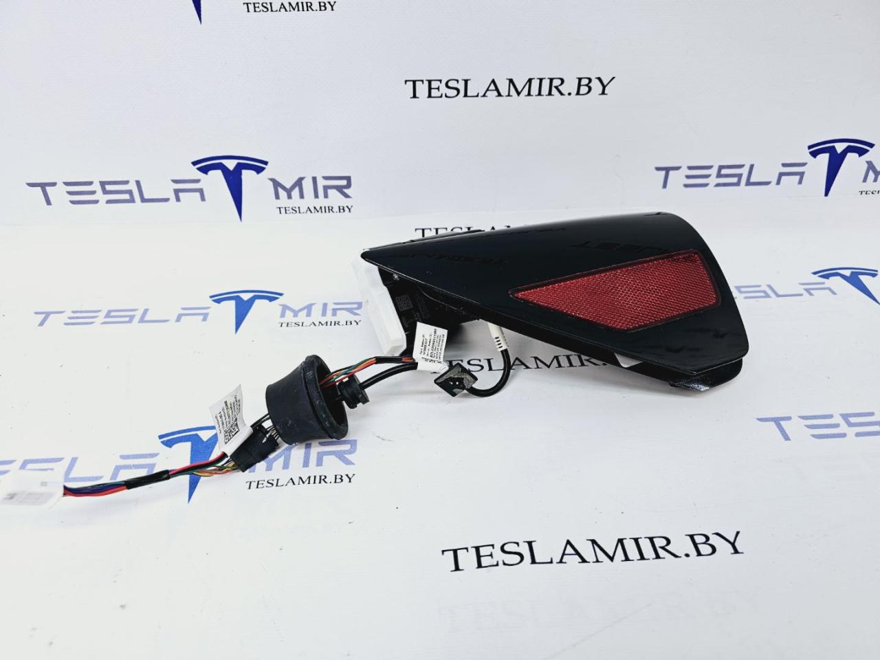 Люк порта зарядки с электроприводом в сборе Tesla Model 3 1 поколение 2023, 1478840-00, 1566302-00, 1476608-00 - фото №1