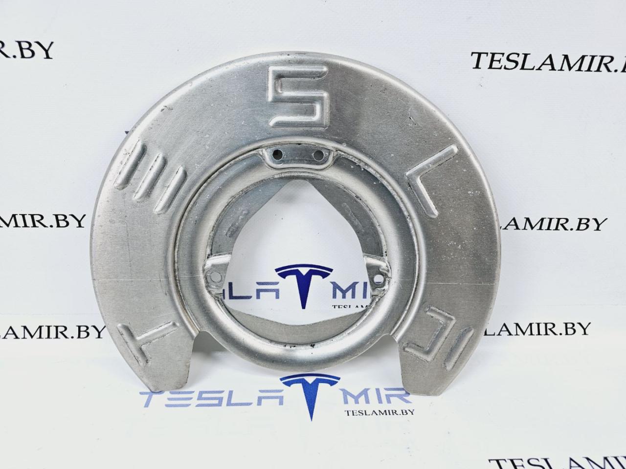 защитный кожух тормозного механизма Tesla Model 3 1 поколение 2023, 1044661-00 - фото №1