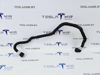 Шланг системы охлаждения заднего мотора Tesla Model 3 1 поколение 2023, 1077585-00