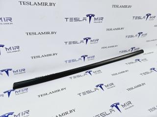 молдинг двери задней правой Tesla Model 3 1 поколение 2023, 1080748-00, 1080748-01