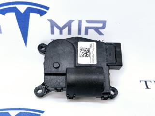 моторчик заслонки печки Tesla Model 3 1 поколение 2023, 1500623-00