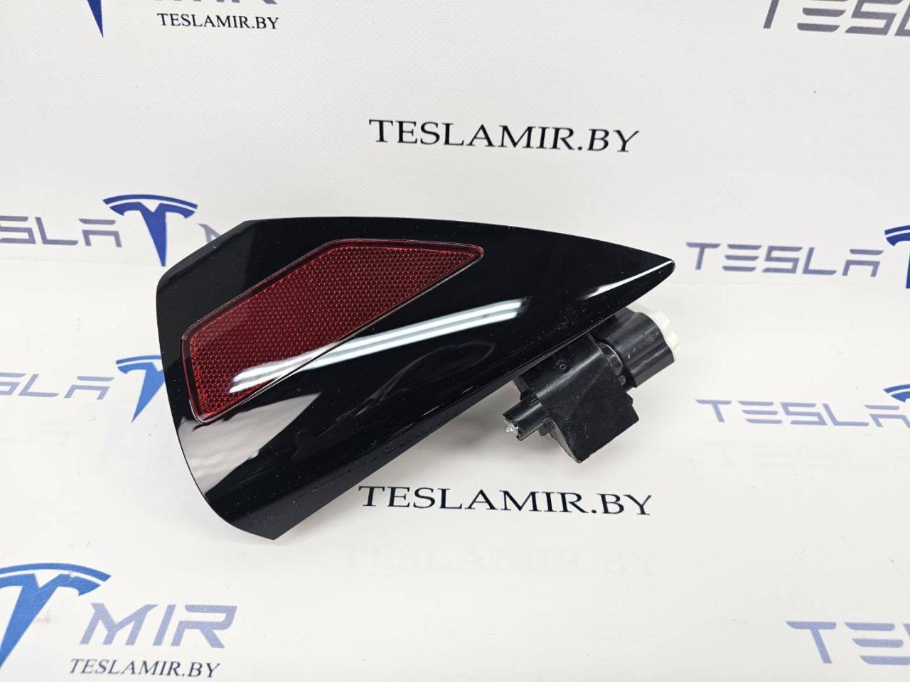 Люк порта зарядки с электроприводом в сборе Tesla Model 3 1 поколение 2021, 1478840-00, 1566302-00, 1476608-00 - фото №1