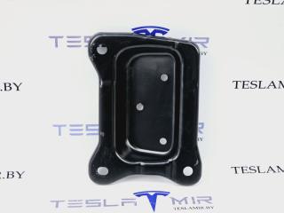 кронштейн заднего бампера Tesla Model Y 1 поколение 2021, 1487616-00