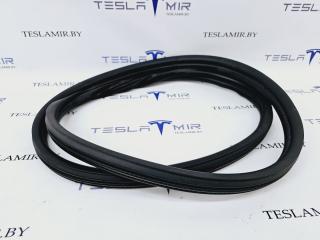 Уплотнитель резиновый бокса капота (корыта) Tesla Model 3 1 поколение 2020, 1090492-00