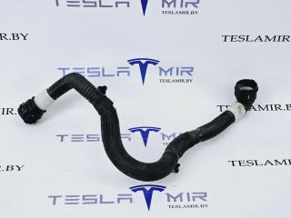 Патрубок системы охлаждения пластиковый Tesla Model Y 1 поколение 2021, 1077594-00