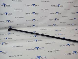 Патрубок системы охлаждения пластиковый передний Tesla Model Y 1 поколение 2021, 1530118-00