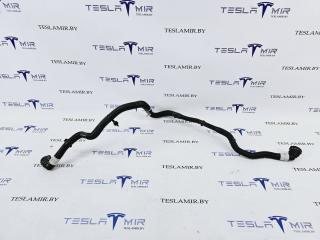 Шланг системы охлаждения заднего мотора Tesla Model Y 1 поколение 2021, 1077595-00