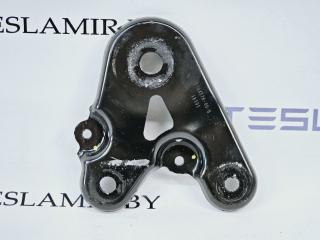 Кронштейн балки Tesla Model Y 1 поколение 2021, 1044576-00