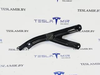 распорка стоек Tesla Model S 1 поколение [2-й рестайлинг] 2022, 1617460-00