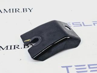 Кронштейн балки Tesla Model 3 1 поколение 2022, 1044576-00