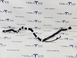 Патрубок системы охлаждения пластиковый передний Tesla Model Y 1 поколение 2021, 1501334-00