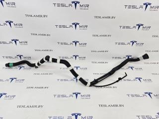 Патрубок системы охлаждения пластиковый передний Tesla Model Y 1 поколение 2021, 1501334-00