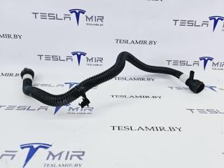 Патрубок системы охлаждения пластиковый Tesla Model S 1 поколение [2-й рестайлинг] 2022, 1585022-00