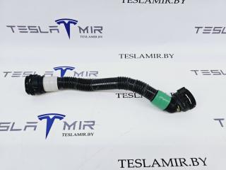 Патрубок системы охлаждения пластиковый Tesla Model S 1 поколение [2-й рестайлинг] 2022, 1585712-00