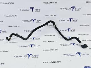 Патрубок системы охлаждения пластиковый Tesla Model S 1 поколение [2-й рестайлинг] 2022, 1589705-00