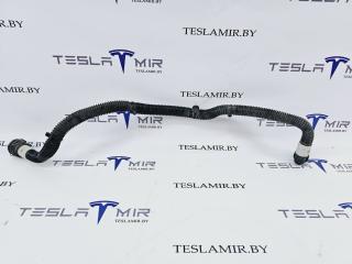 Патрубок системы охлаждения пластиковый Tesla Model S 1 поколение [2-й рестайлинг] 2022, 1588905-00