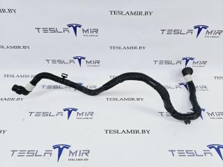 Патрубок системы охлаждения пластиковый Tesla Model S 1 поколение [2-й рестайлинг] 2022, 1589683-00
