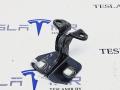петля двери Tesla Model S 1 поколение [2-й рестайлинг] 2022, 6009552-01, 6009552-00, 1695208-00 - фото №2