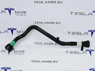 Патрубок системы охлаждения пластиковый Tesla Model S 1 поколение [2-й рестайлинг] 2022, 1585713-00