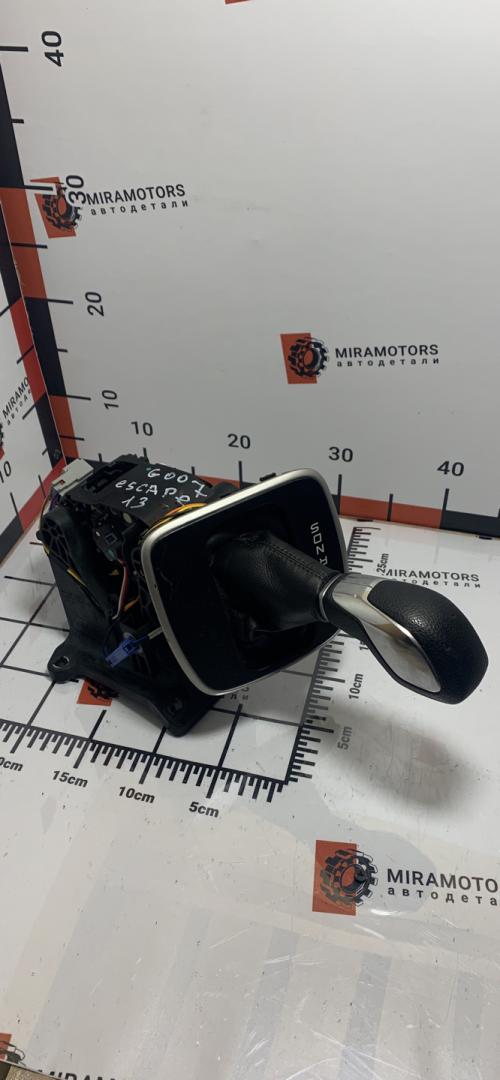 кулиса Ford Escape 3 поколение C520 2013, 1.5 л., бензин, АКПП, внедорожник 5 дв. - фото №1