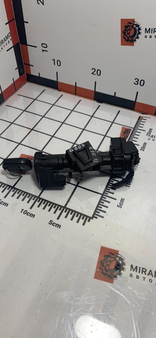 замок зажигания Ford Escape 3 поколение C520 2013, 1.5 л., бензин, АКПП, внедорожник 5 дв. - фото №1