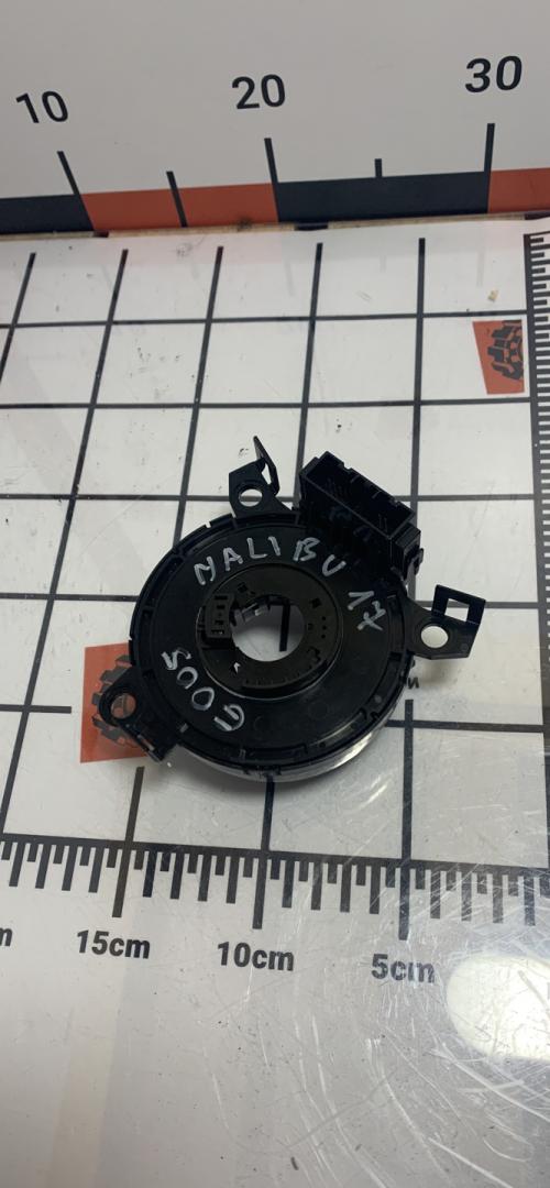 шлейф руля Chevrolet Malibu 9 поколение 2017, 1.5 л., бензин, АКПП, седан - фото №1