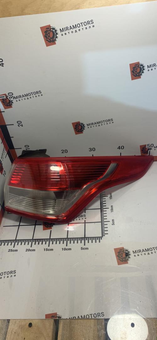фонарь задний правый Ford Escape 3 поколение C520 2013, 1.5 л., бензин, АКПП, внедорожник 5 дв. - фото №1